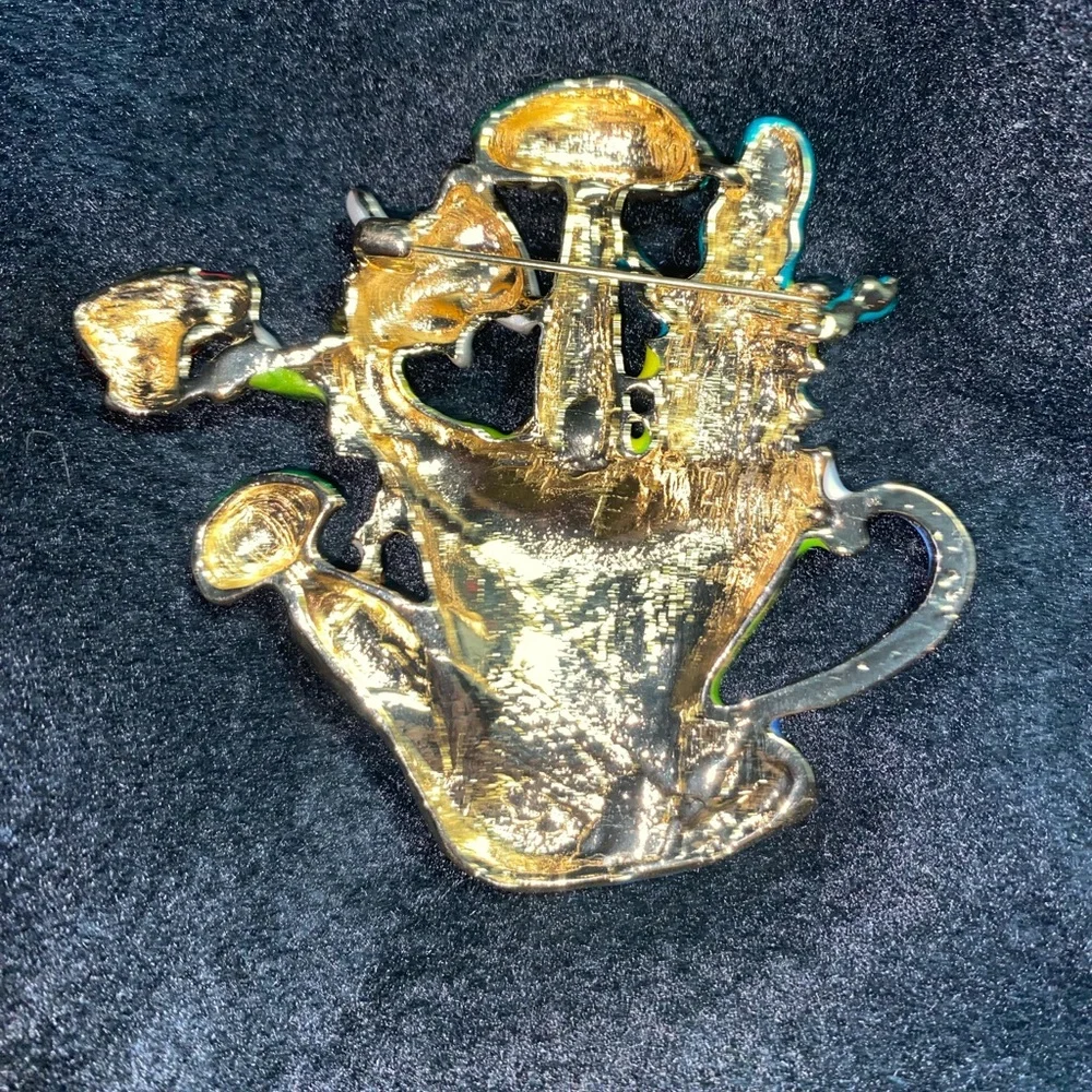Mad Hatter Tea Cup Party
Brooch Fantasy Wonderland.
Colorful Enamel & Crystals - Picture 2 of 3